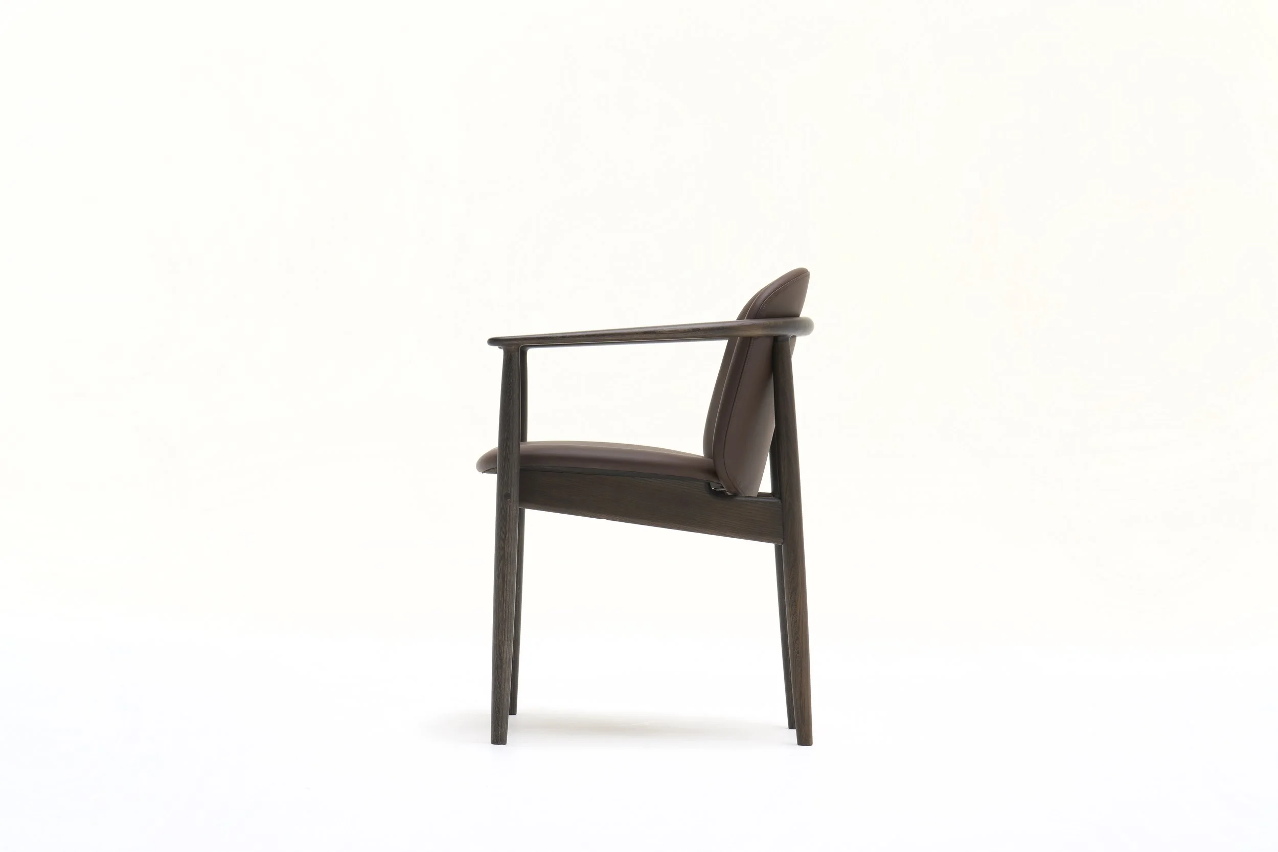 The A-DC05 dining chair by Keiji Ashizawa for Karimoku Case The A-DC05 dining chair by Keiji Ashizawa for Karimoku Case